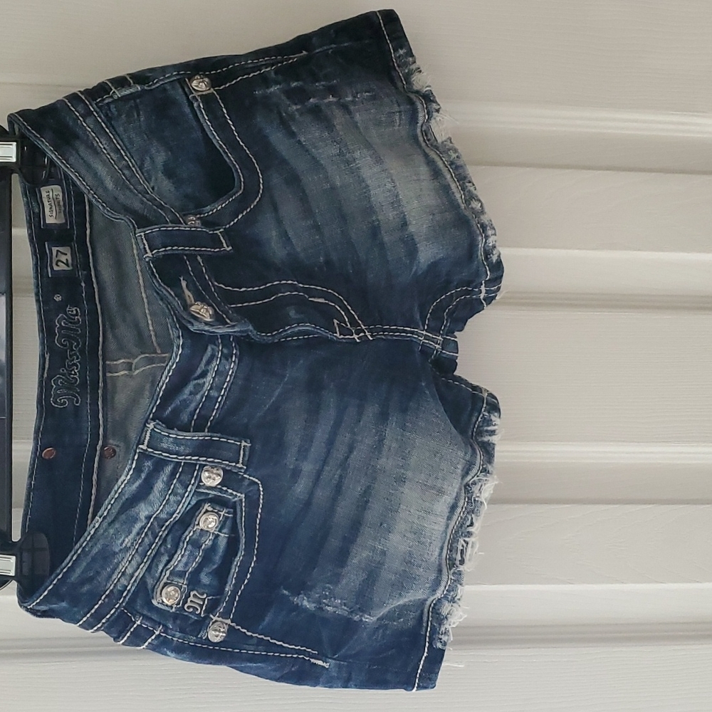 Miss Me size 27 Jean shorts